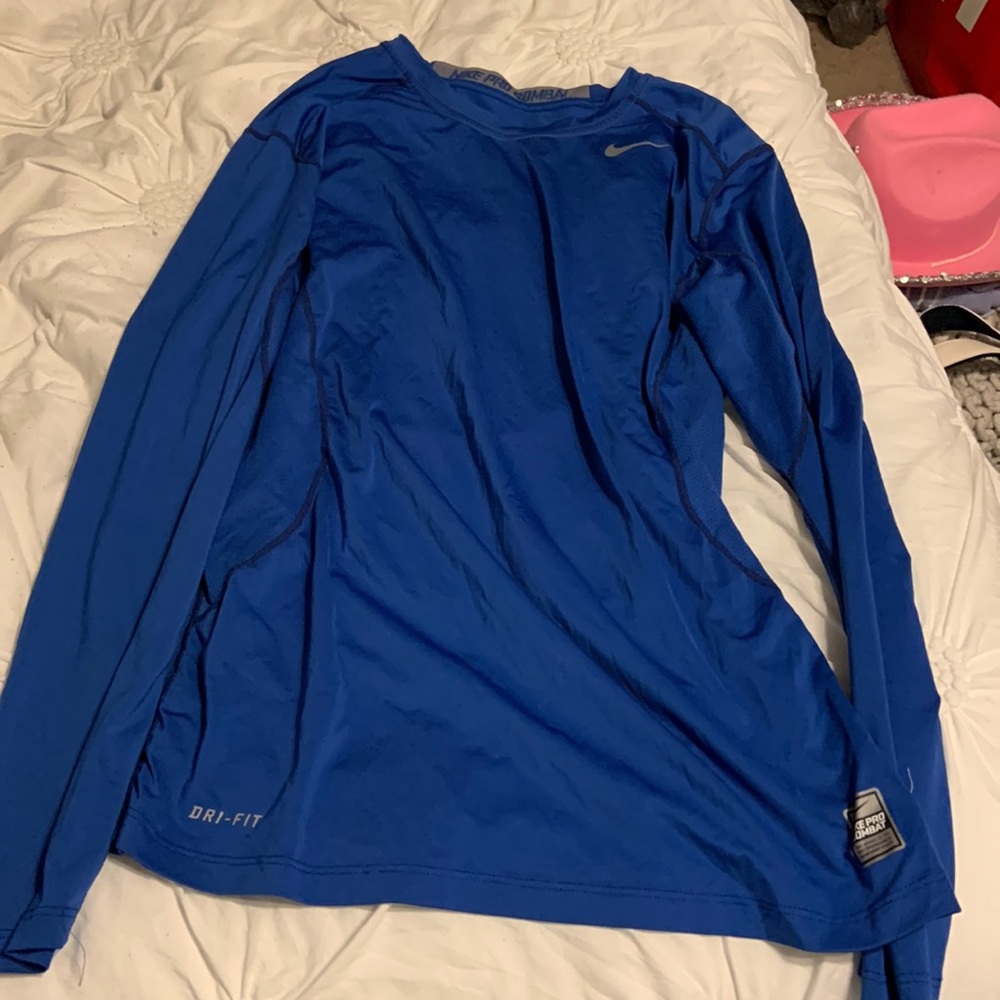Men’s Nike shirt
